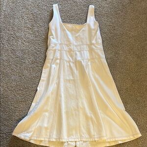 Elegant White Sleeveless Dress